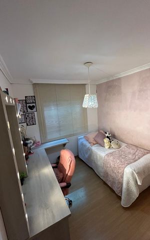 Casa à venda com 180m², 3 quartos e 2 vagas Casa à venda com 180m², 3 quartos e 2 vagasQuarto 2