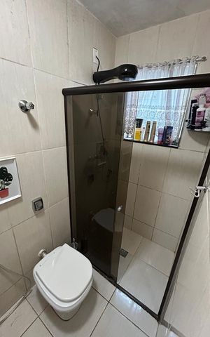 Casa à venda com 180m², 3 quartos e 2 vagas Casa à venda com 180m², 3 quartos e 2 vagasBanheiro Social