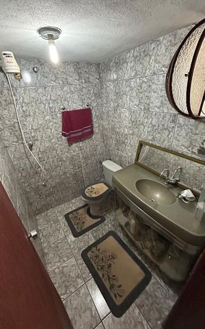 Casa à venda com 180m², 3 quartos e 2 vagas Casa à venda com 180m², 3 quartos e 2 vagasBanheiro Suite