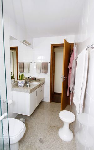 Apartamento à venda com 144m², 4 quartos e 3 vagasBanheiro Social