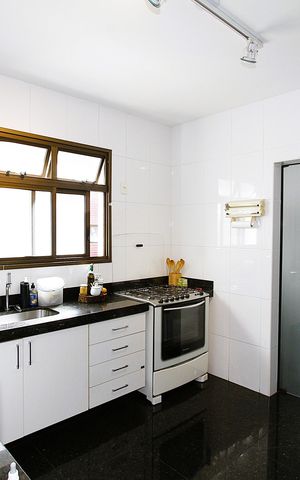 Apartamento à venda com 144m², 4 quartos e 3 vagasCozinha - Armários