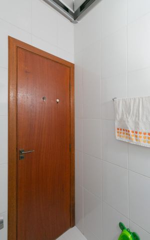 Casa à venda com 350m², 3 quartos e 4 vagas Casa à venda com 350m², 3 quartos e 4 vagasBanheiro 2