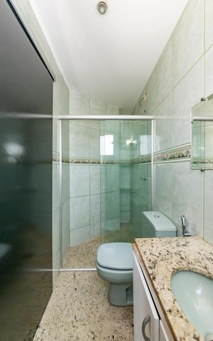 Apartamento à venda com 130m², 3 quartos e 2 vagas Apartamento à venda com 130m², 3 quartos e 2 vagasBanheiro da Suíte