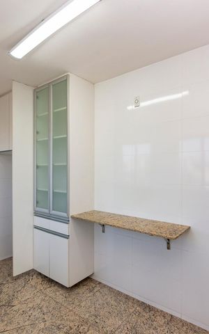 Apartamento à venda com 130m², 3 quartos e 2 vagas Apartamento à venda com 130m², 3 quartos e 2 vagasCozinha