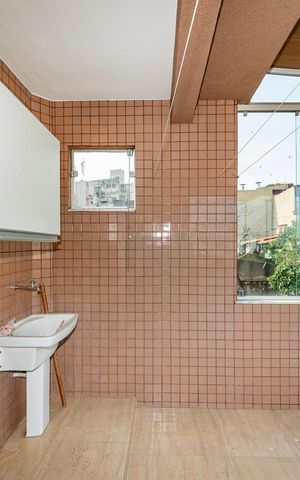 Apartamento à venda com 130m², 3 quartos e 2 vagas Apartamento à venda com 130m², 3 quartos e 2 vagasÁrea de Serviço