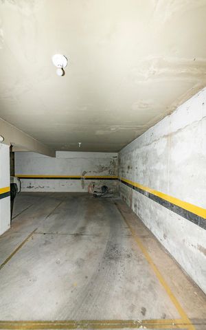 Apartamento à venda com 130m², 3 quartos e 2 vagas Apartamento à venda com 130m², 3 quartos e 2 vagasGaragem