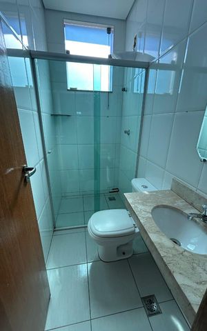 Casa à venda com 98m², 3 quartos e 2 vagas Casa à venda com 98m², 3 quartos e 2 vagasBanheiro