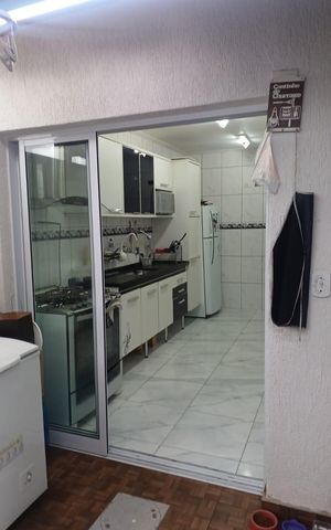 Casa à venda com 120m², 3 quartos e 2 vagas Casa à venda com 120m², 3 quartos e 2 vagasCozinha