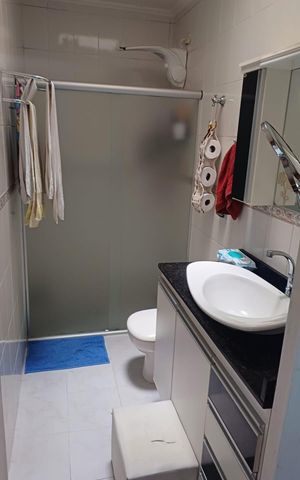 Casa à venda com 120m², 3 quartos e 2 vagas Casa à venda com 120m², 3 quartos e 2 vagasBanheiro