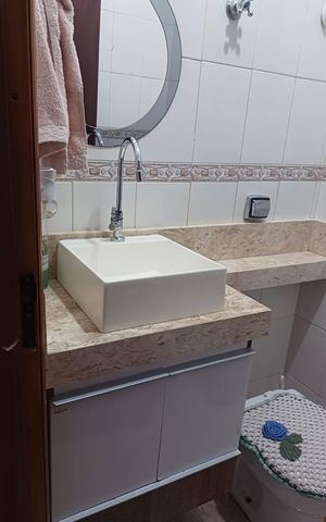 Casa à venda com 120m², 3 quartos e 2 vagas Casa à venda com 120m², 3 quartos e 2 vagasBanheiro