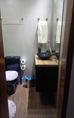 Casa à venda com 120m², 3 quartos e 2 vagas Casa à venda com 120m², 3 quartos e 2 vagasBanheiro