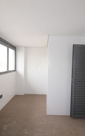 Apartamento à venda com 255m², 4 quartos e 5 vagasCozinha