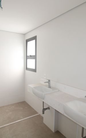 Apartamento à venda com 255m², 4 quartos e 5 vagasBanheiro da Suíte 4