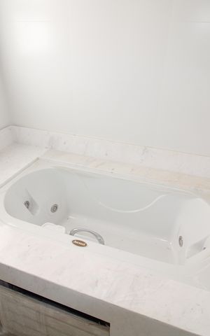 Apartamento à venda com 255m², 4 quartos e 5 vagasBanheiro da Suíte 4