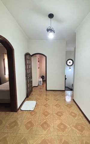 Casa à venda com 255m², 4 quartos e 3 vagas Casa à venda com 255m², 4 quartos e 3 vagasHall dos Dormitorios