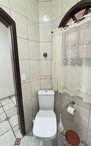 Casa à venda com 255m², 4 quartos e 3 vagas Casa à venda com 255m², 4 quartos e 3 vagasLavabo