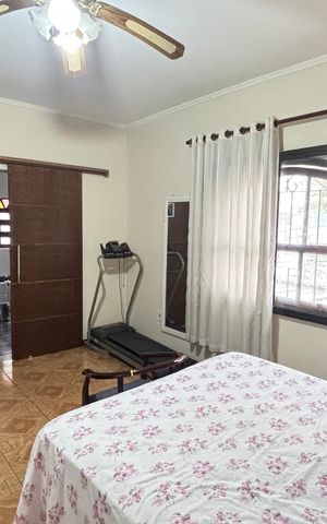 Casa à venda com 255m², 4 quartos e 3 vagas Casa à venda com 255m², 4 quartos e 3 vagasSuite