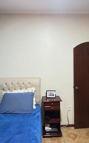Casa à venda com 255m², 4 quartos e 3 vagas Casa à venda com 255m², 4 quartos e 3 vagasQuarto 1