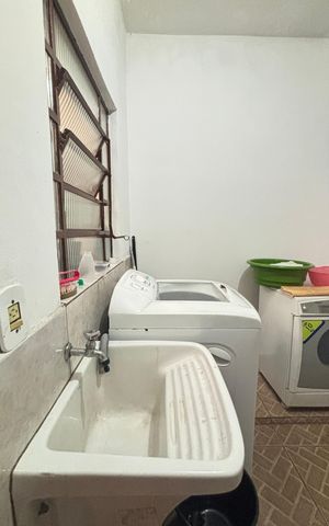 Casa à venda com 255m², 4 quartos e 3 vagas Casa à venda com 255m², 4 quartos e 3 vagasÁrea de Serviço