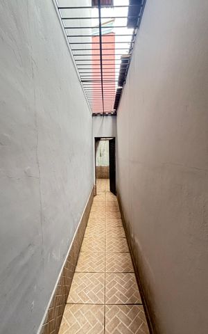 Casa à venda com 255m², 4 quartos e 3 vagas Casa à venda com 255m², 4 quartos e 3 vagasCorredor Externo