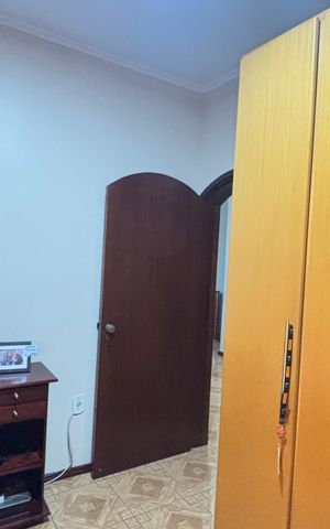 Casa à venda com 255m², 4 quartos e 3 vagas Casa à venda com 255m², 4 quartos e 3 vagasQuarto 1