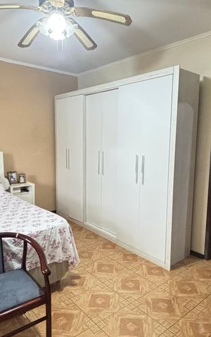 Casa à venda com 255m², 4 quartos e 3 vagas Casa à venda com 255m², 4 quartos e 3 vagasSuite