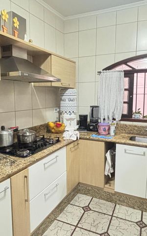 Casa à venda com 255m², 4 quartos e 3 vagas Casa à venda com 255m², 4 quartos e 3 vagasCozinha