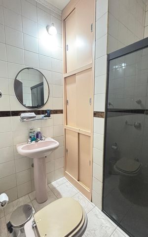 Casa à venda com 255m², 4 quartos e 3 vagas Casa à venda com 255m², 4 quartos e 3 vagasBanheiro Social