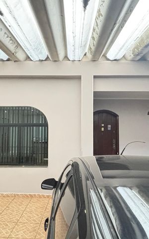 Casa à venda com 255m², 4 quartos e 3 vagas Casa à venda com 255m², 4 quartos e 3 vagasGaragem