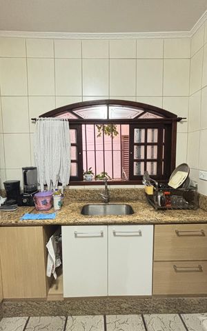Casa à venda com 255m², 4 quartos e 3 vagas Casa à venda com 255m², 4 quartos e 3 vagasCozinha