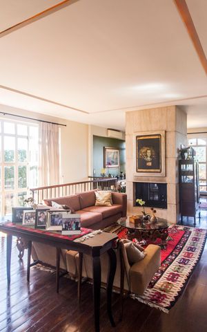 Casa de condomínio à venda com 800m², 4 quartos e 10 vagas Casa de condomínio à venda com 800m², 4 quartos e 10 vagasSala de TV