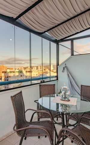 Apartamento à venda com 143m², 2 quartos e 1 vaga Apartamento à venda com 143m², 2 quartos e 1 vagaCobertura - Varanda