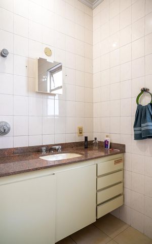 Casa para alugar com 412m², 4 quartos e 6 vagasBanheiro da Suíte 2