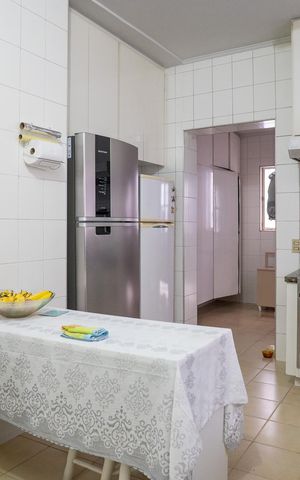 Casa para alugar com 412m², 4 quartos e 6 vagasCozinha