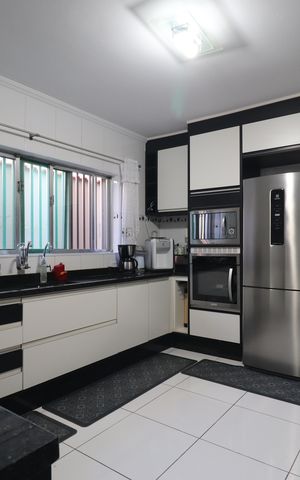 Casa para alugar com 489m², 3 quartos e 5 vagasCozinha