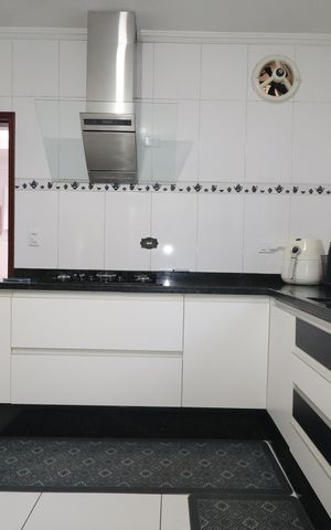 Casa para alugar com 489m², 3 quartos e 5 vagasCozinha