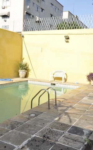 Casa à venda com 260m², 4 quartos e 6 vagasÁrea comum