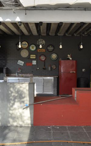Casa à venda com 260m², 4 quartos e 6 vagasÁrea comum