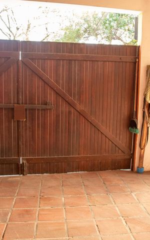 Casa à venda com 167m², 4 quartos e 3 vagas Casa à venda com 167m², 4 quartos e 3 vagasÁrea Externa