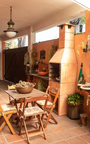 Casa à venda com 167m², 4 quartos e 3 vagas Casa à venda com 167m², 4 quartos e 3 vagasÁrea Externa
