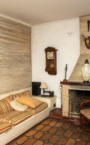 Casa à venda com 167m², 4 quartos e 3 vagas Casa à venda com 167m², 4 quartos e 3 vagasSala