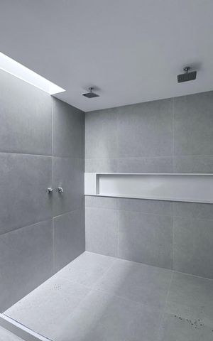 Casa de condomínio para alugar com 510m², 5 quartos e 2 vagas Casa de condomínio para alugar com 510m², 5 quartos e 2 vagasBanheiro da Suíte 1