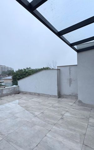 Casa de condomínio para alugar com 510m², 5 quartos e 2 vagas Casa de condomínio para alugar com 510m², 5 quartos e 2 vagasTerraço