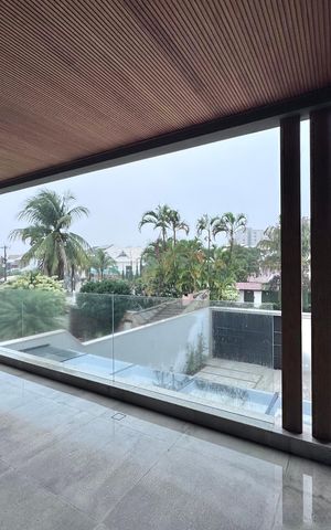 Casa de condomínio para alugar com 510m², 5 quartos e 2 vagas Casa de condomínio para alugar com 510m², 5 quartos e 2 vagasVaranda da Suíte 1