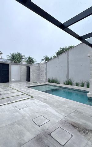 Casa de condomínio para alugar com 510m², 5 quartos e 2 vagas Casa de condomínio para alugar com 510m², 5 quartos e 2 vagasÁrea Externa