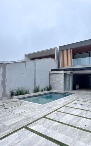 Casa de condomínio para alugar com 510m², 5 quartos e 2 vagas Casa de condomínio para alugar com 510m², 5 quartos e 2 vagasÁrea Externa