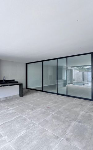 Casa de condomínio para alugar com 510m², 5 quartos e 2 vagas Casa de condomínio para alugar com 510m², 5 quartos e 2 vagasÁrea Externa
