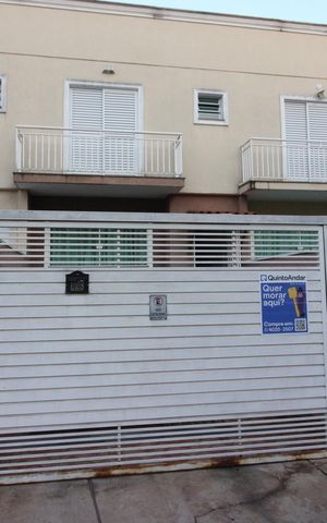 Casa à venda com 170m², 3 quartos e 3 vagasFachada