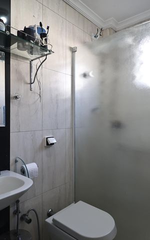 Casa à venda com 231m², 3 quartos e 2 vagasBanheiro