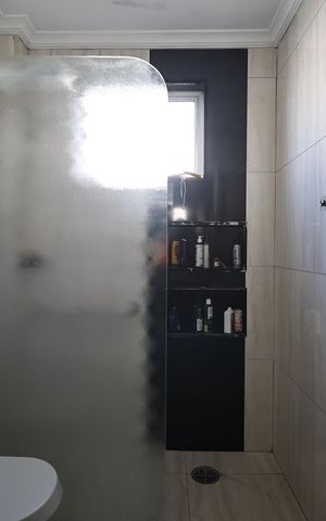 Casa à venda com 231m², 3 quartos e 2 vagasBanheiro